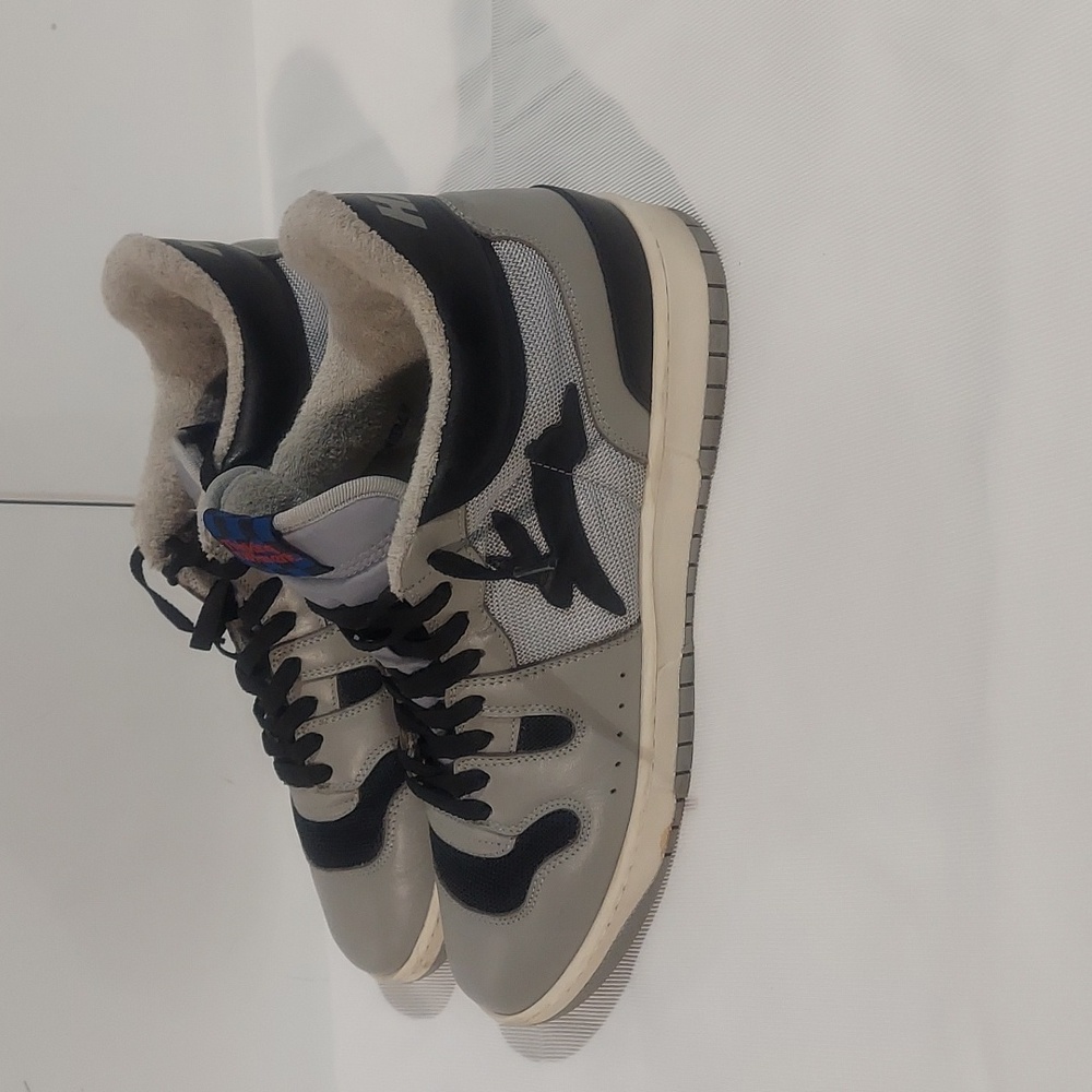 Thinking Different Hack Sneaker Shoes - image 4